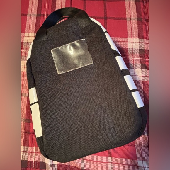 Nike Kids Black and White Lunch Bag - Picture 2 of 5